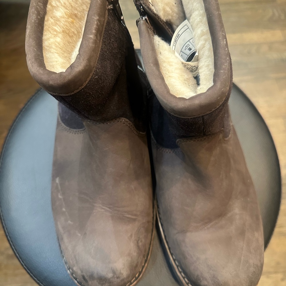 UGG Women's Chocolate Ankle Booties
